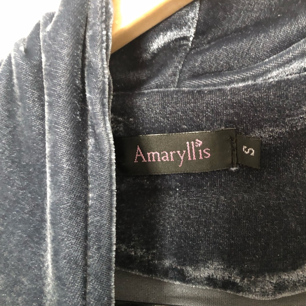 Amaryllis Midnight Blue Velvet Cardigan - Picture 9 of 12